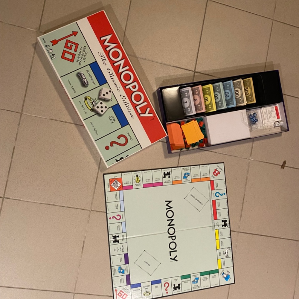 Monopoly Set - Picture 5 of 5